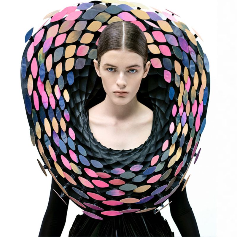 Iridescence, Behnaz Farahi's Interactive Collar - Parametric Architecture