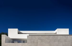HOUSE-ON-THE-HORIZON-Q13-003