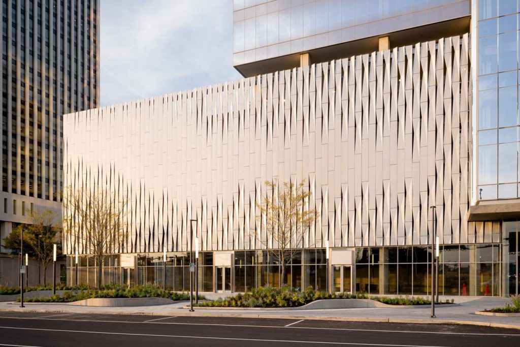 Parametric Facade Design: Balancing Aesthetic Innovation and Environmental Performance 