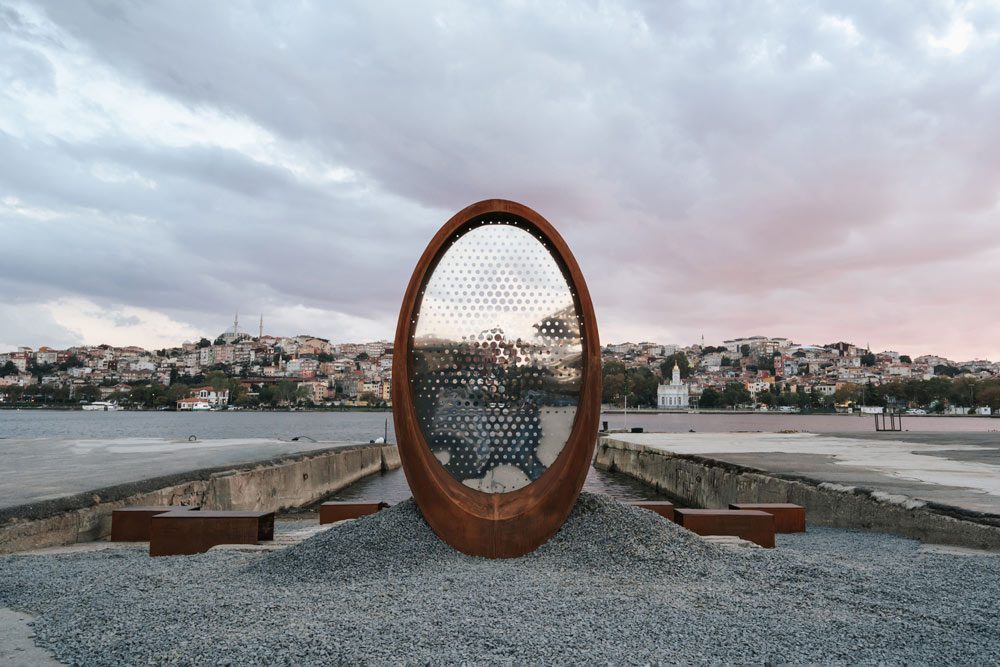 The portal by Melike Altınısık Architects