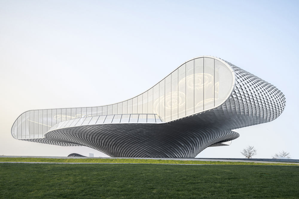 Shimao-The Wave Showroom rises at the junction of the sea and the land - Parametric Architecture