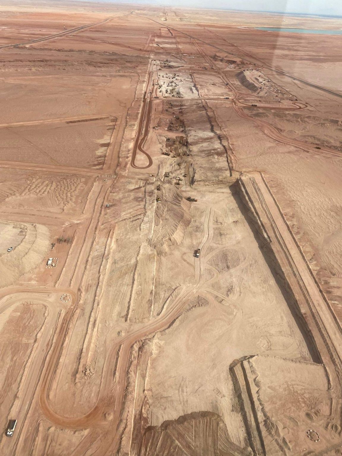 New images of NEOM's megaprojects construction in Saudi Arabia