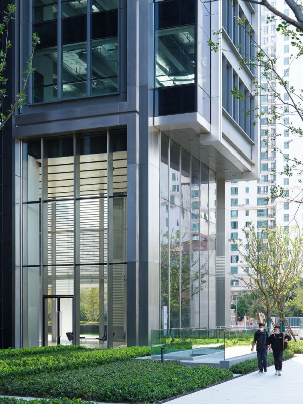 Suhe Centre: Foster + Partners' first Shanghai office tower