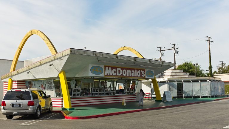 Googie Architecture: 6 futuristic design examples