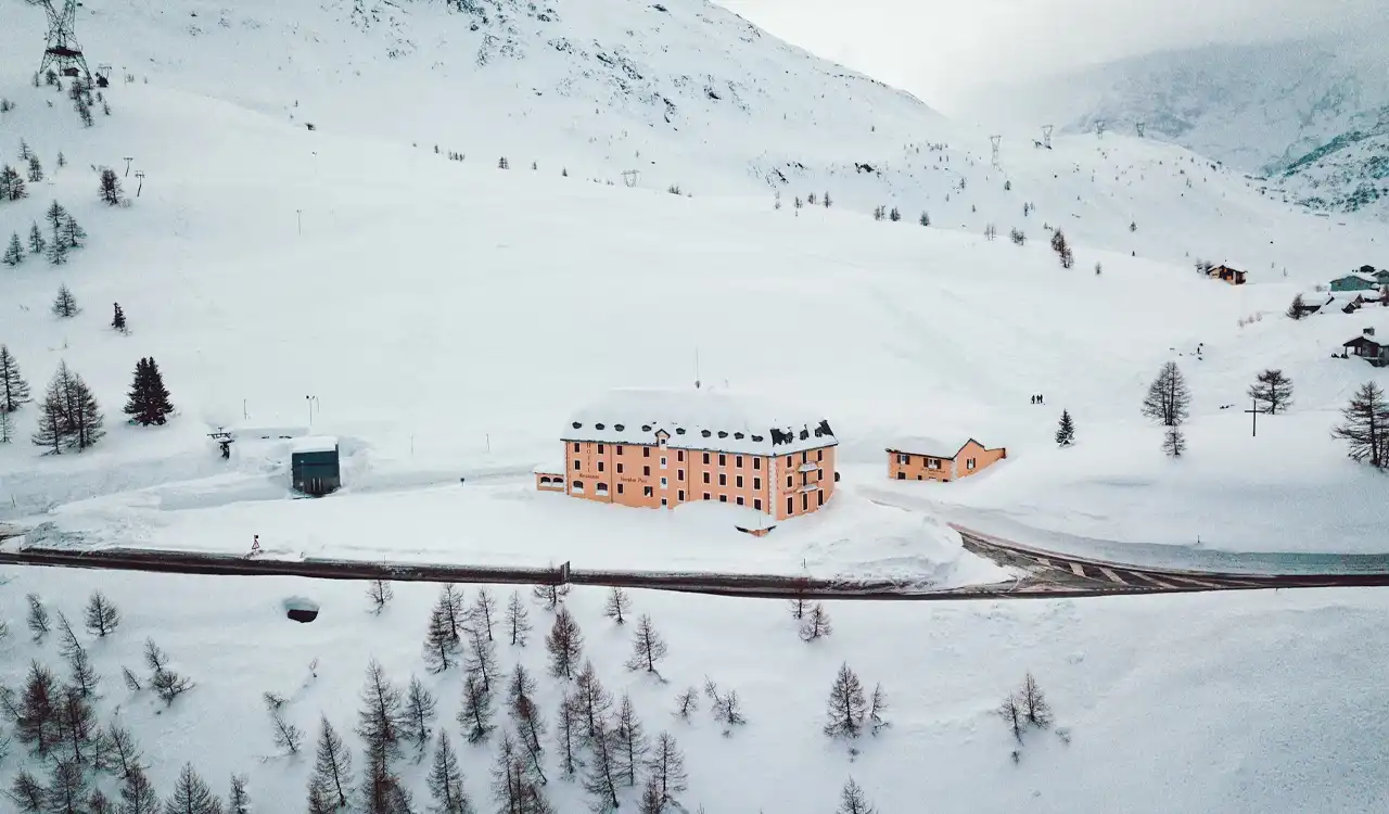 8 Architectural Innovations for Extreme Environments 5 8 Architectural Innovations for Extreme Environments