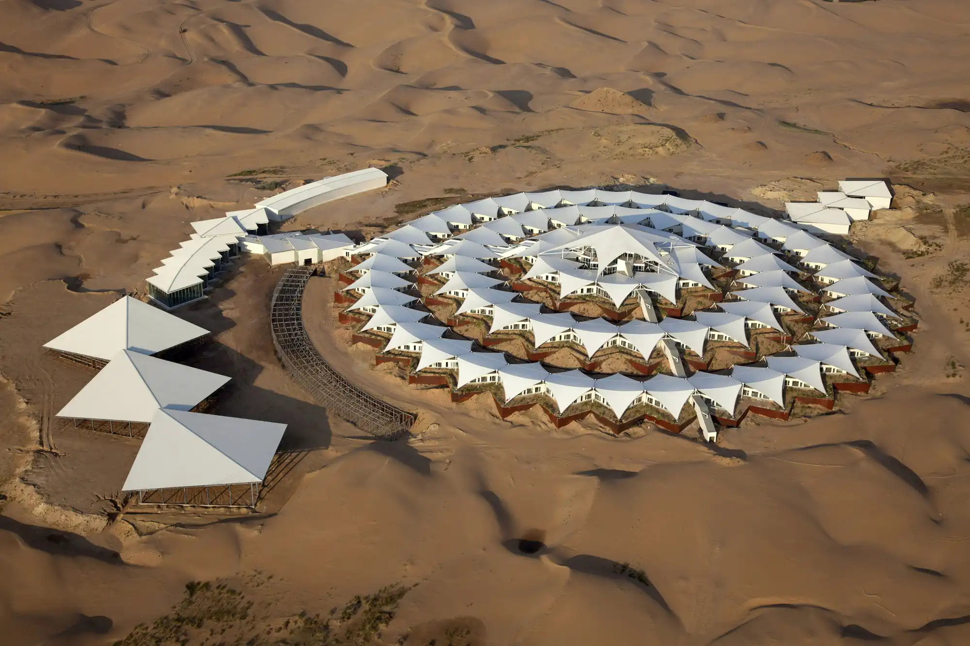 8 Architectural Innovations for Extreme Environments 9 8 Architectural Innovations for Extreme Environments