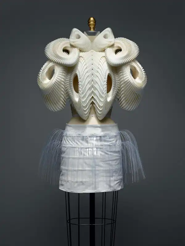 Iris van Herpen Manus x Machina