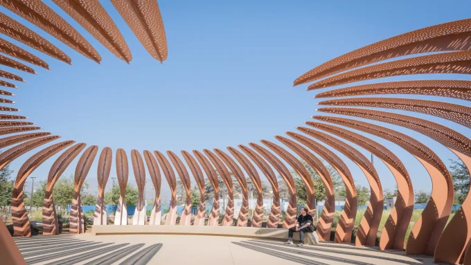 Leaves by gt2P Inspires Reflection Through Sculptural Shade