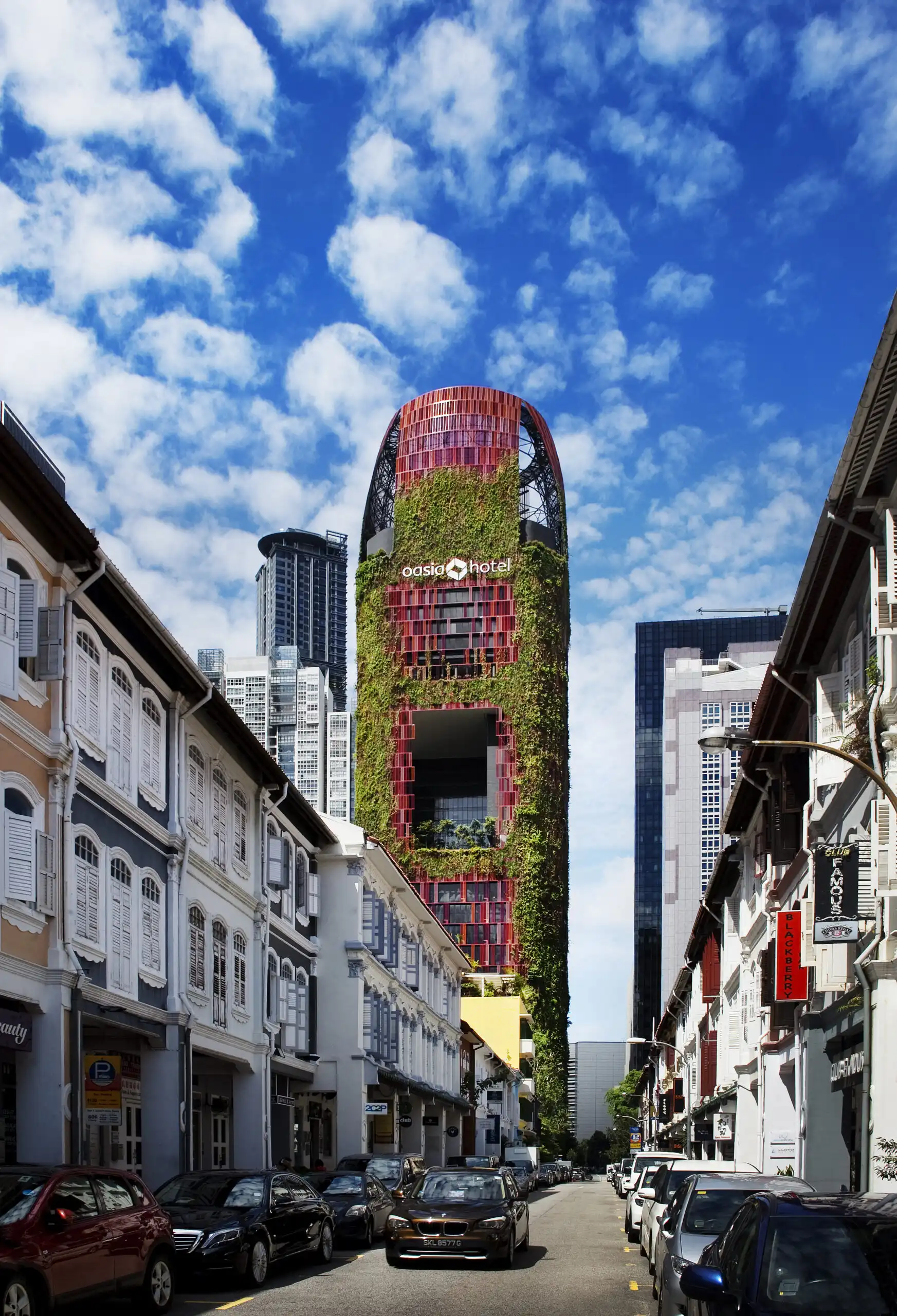 How high do your sustainability goalsĀ rise? Sustainable Technologies for High-Rise Buildings 7 4. Oasia Hotel, Singapore ā WOHA