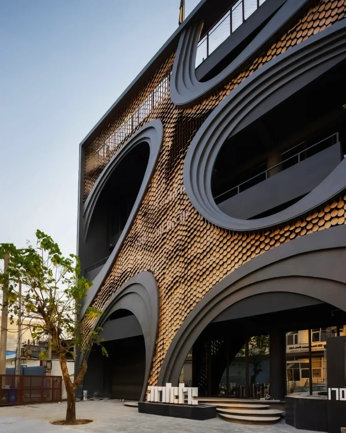 Shaping a Living Facade at Studio Ardete’s Headquarters in Mohali, India