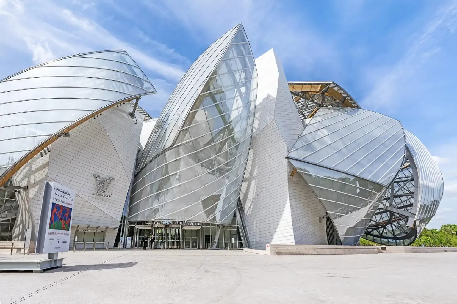 Frank Gehry Redefining Architecture from Sketch to Iconic Masterpieces