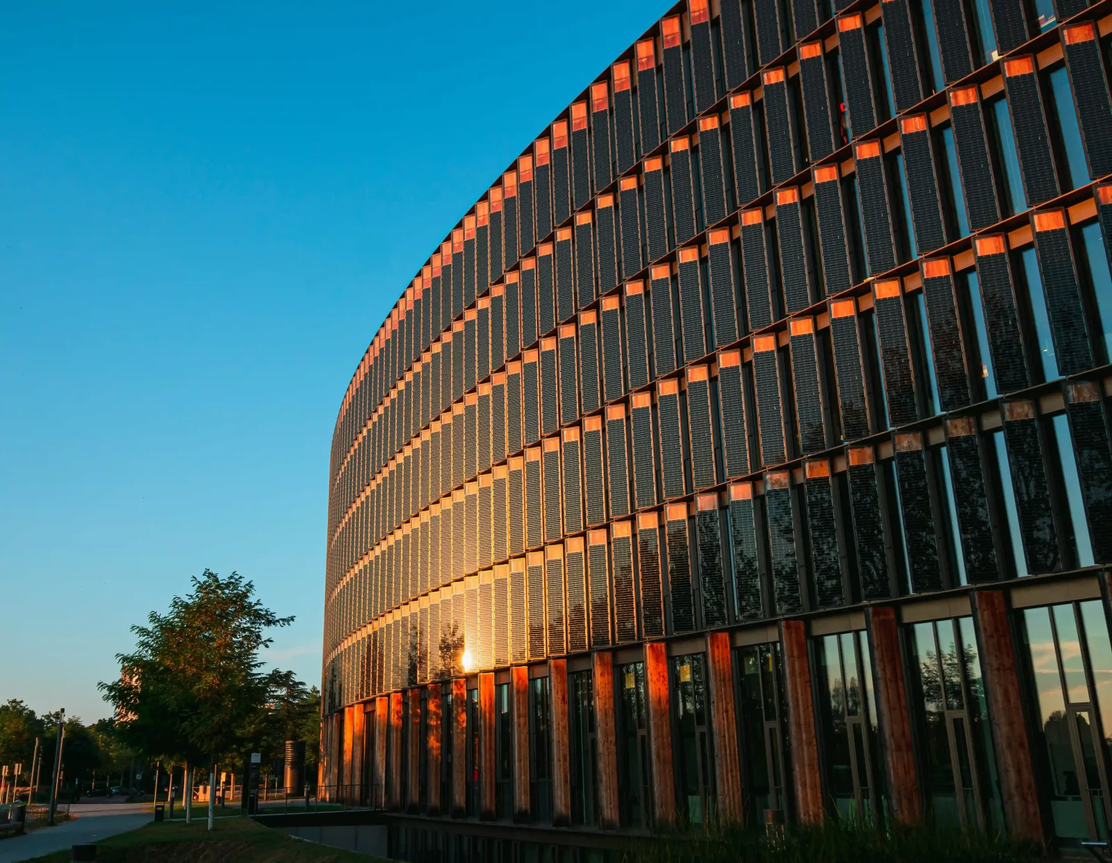 Parametric Design for Seamless Solar and Battery Integration in Architecture