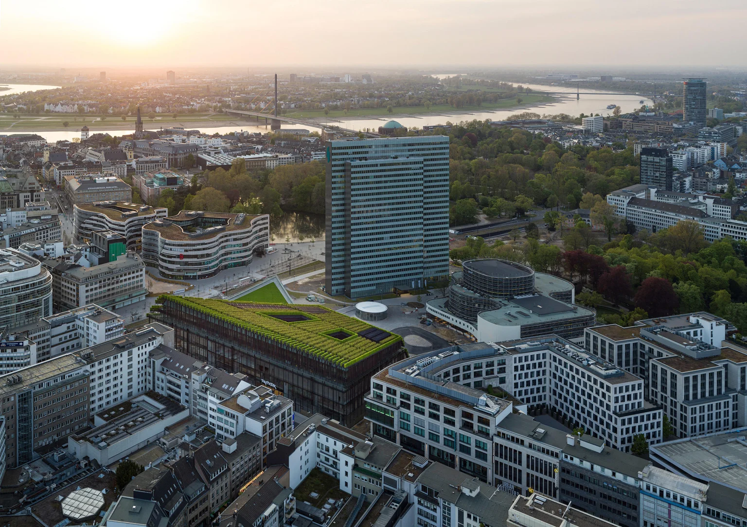 Europe’s Largest Green Facade Kö-Bogen II