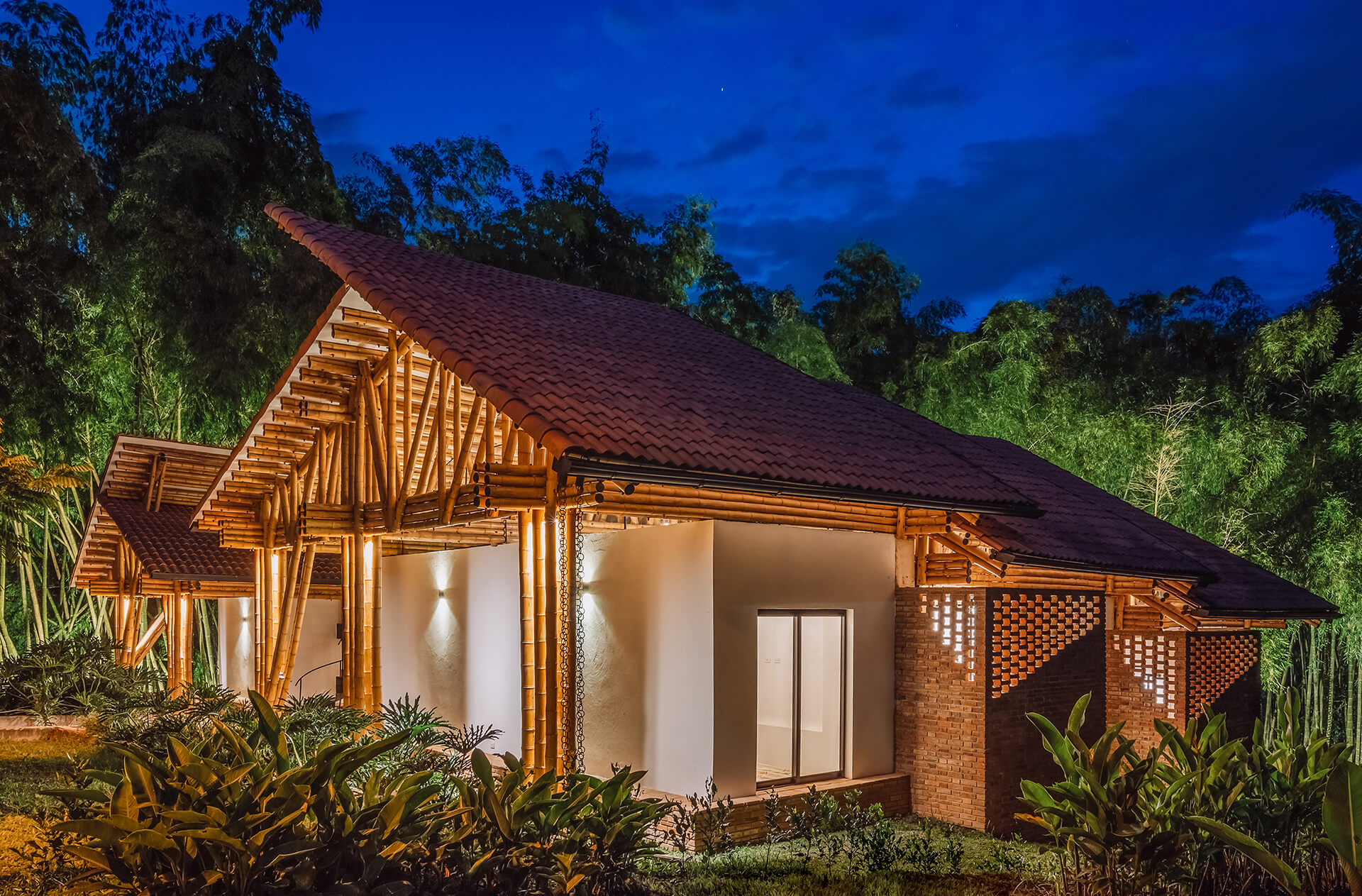 10 Bamboo Houses That Redefine Eco Design 11 10 Bamboo Houses That Redefine Eco Design
