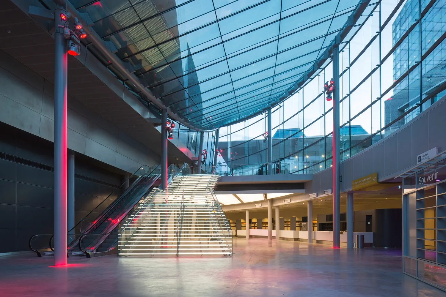 Pushing Glass to Its Limits: Van Gogh Museum’s Transparent Entrance Pavilion 3 Pushing Glass to Its Limits: Van Gogh Museum’s Transparent Entrance Pavilion