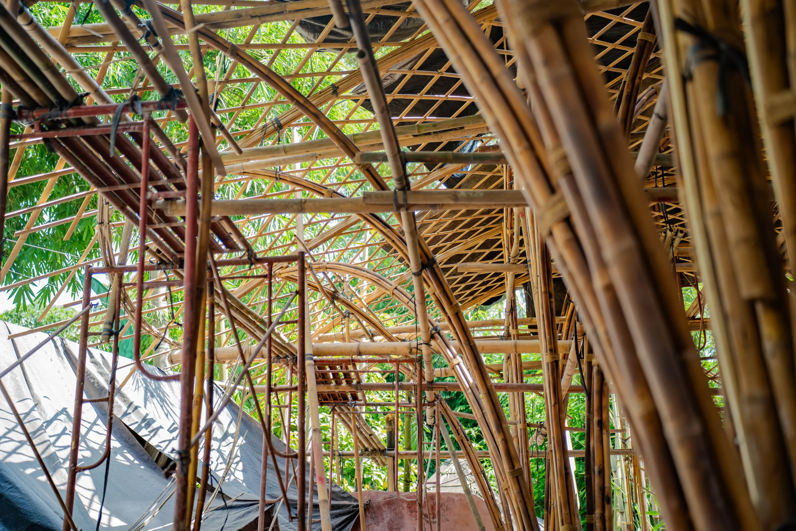 The Living Bridge at Green School Bali Connects Education and Nature 6 The Living Bridge at Green School Bali Connects Education and Nature