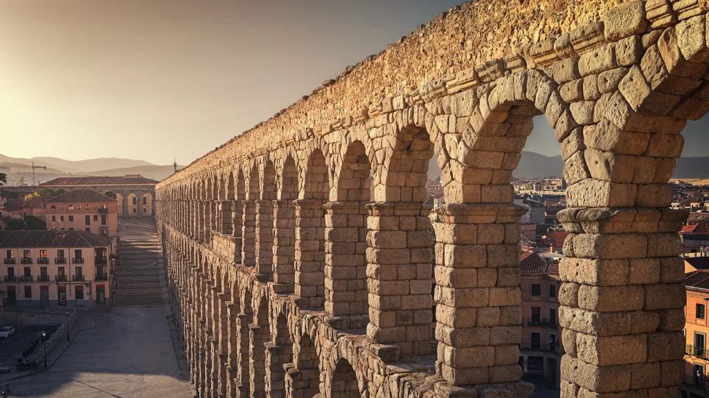 Ancient Roman Architecture: From Arches to Aqueducts 7 Ancient Roman Architecture: From Arches to Aqueducts
