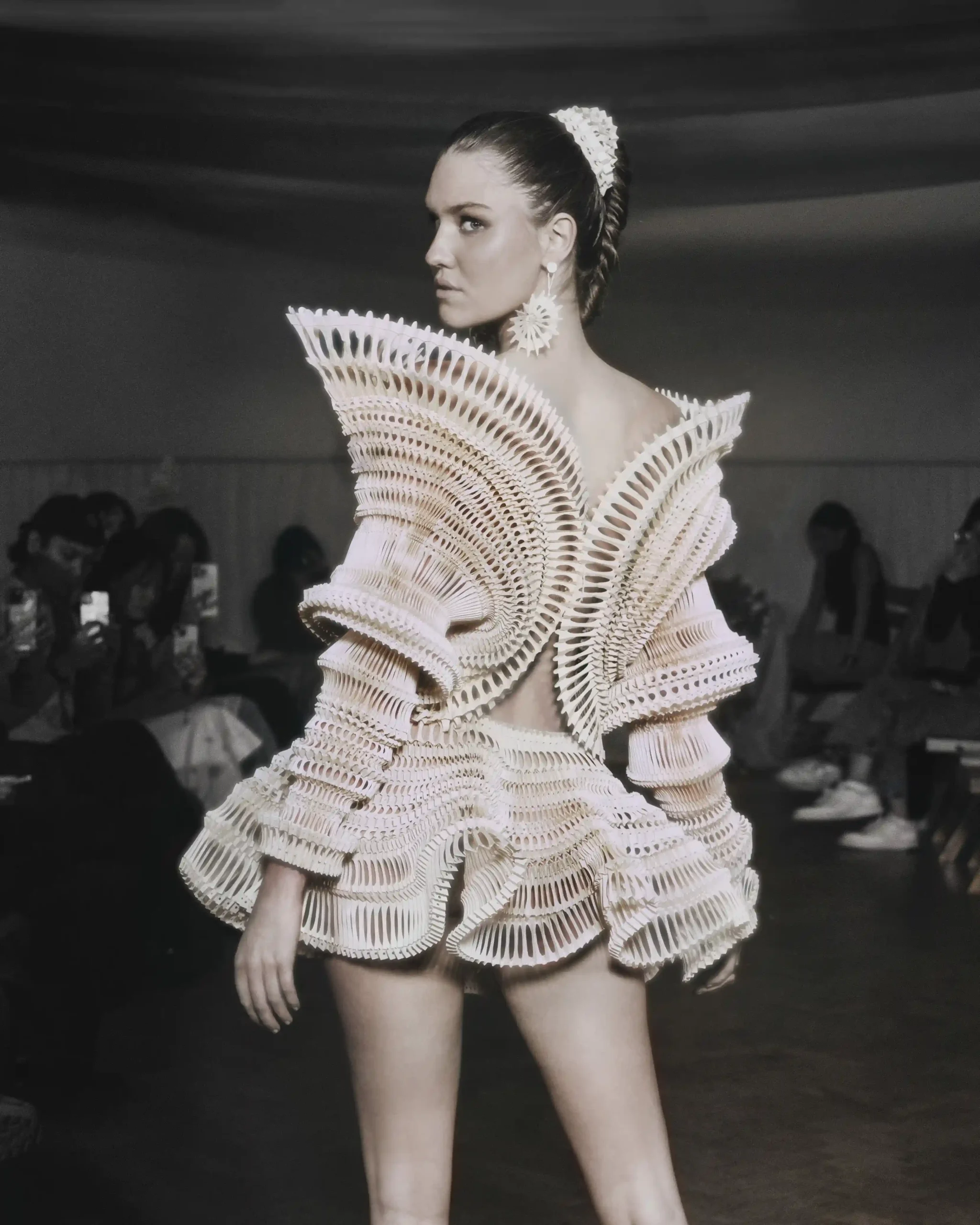 Architectural Fashion: AI & 3D Printing 3 Architectural Fashion: AI & 3D Printing