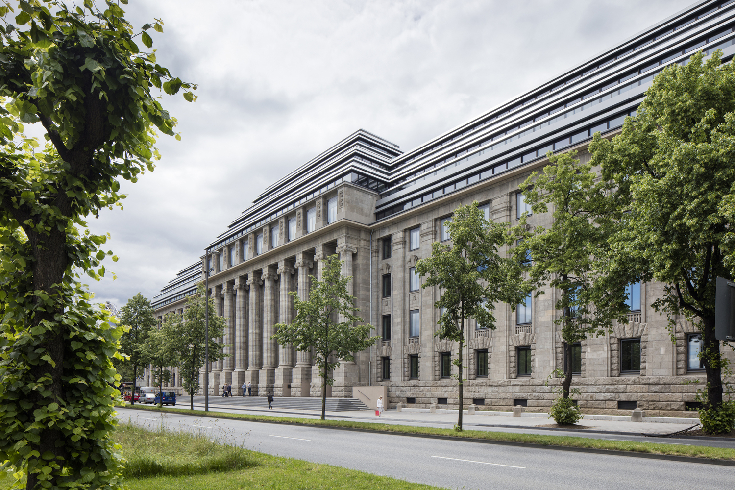 17 Must-See Landmarks in Cologne: From Gothic to Modern Architecture 8 17 Must-See Landmarks in Cologne: From Gothic to Modern Architecture