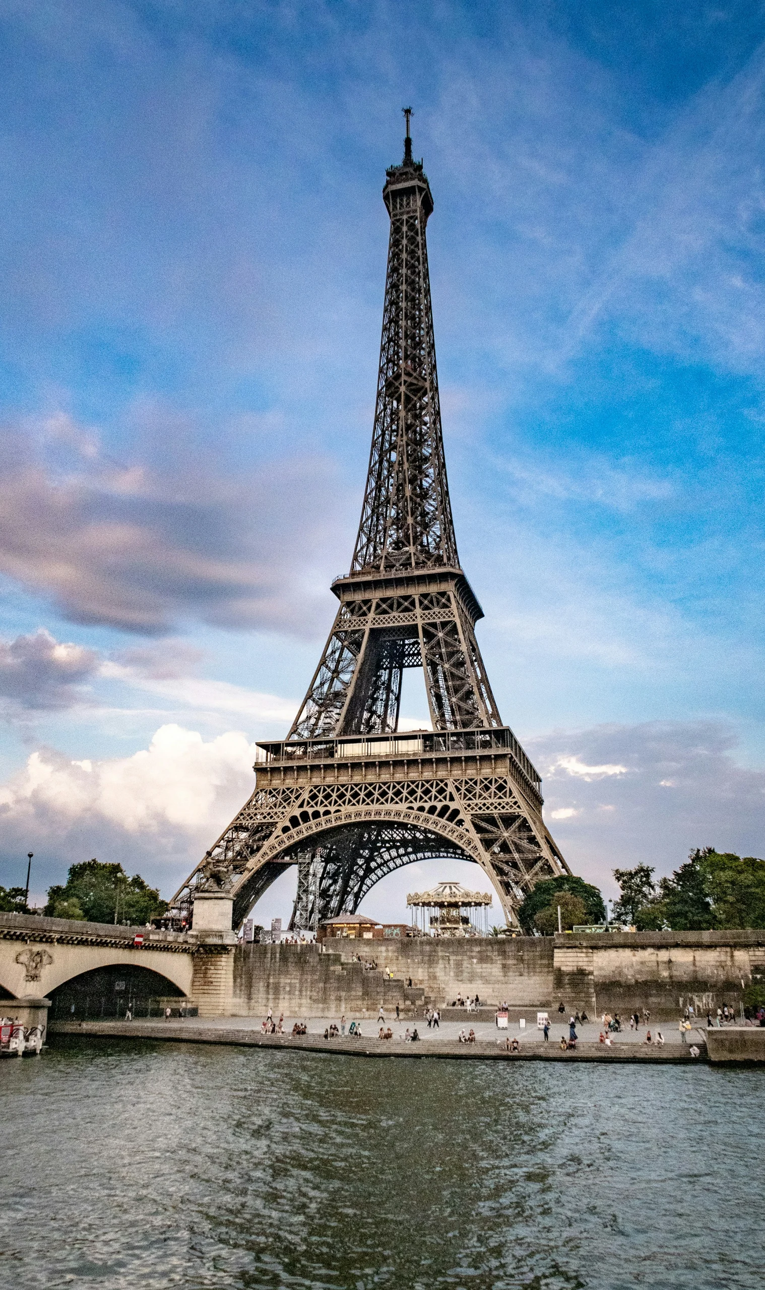 6 Iconic Structures That Define the Best of Modern Architecture 2 6 Iconic Structures That Define the Best of Modern Architecture