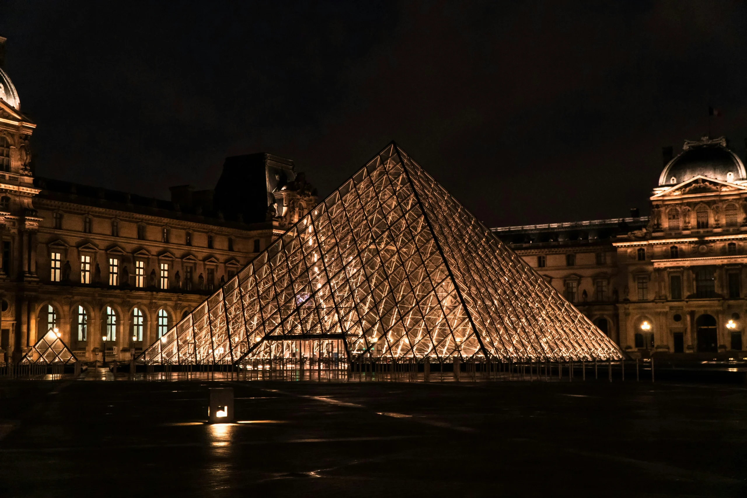 6 Iconic Structures That Define the Best of Modern Architecture 5 6 Iconic Structures That Define the Best of Modern Architecture
