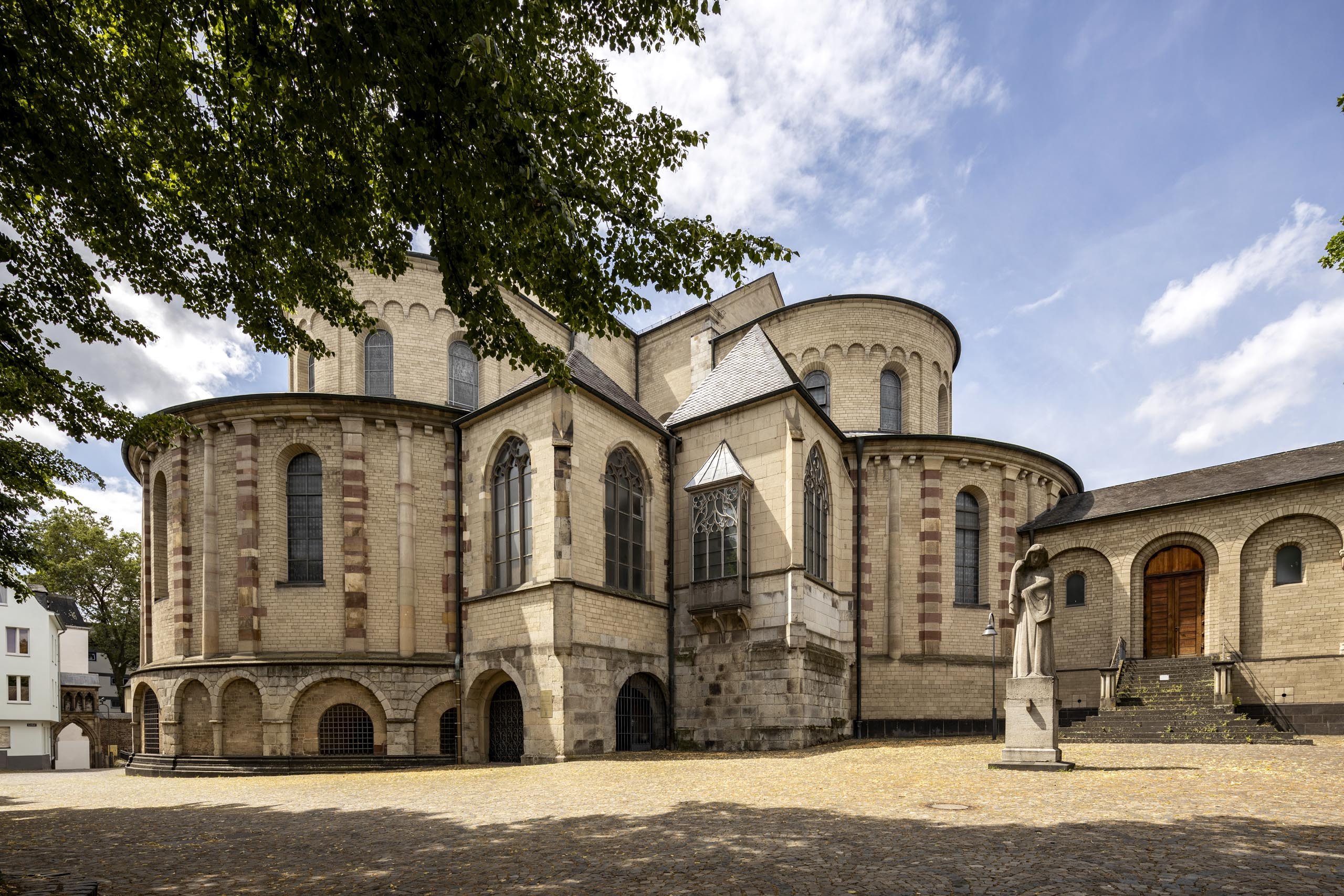 17 Must-See Landmarks in Cologne: From Gothic to Modern Architecture 18 17 Must-See Landmarks in Cologne: From Gothic to Modern Architecture