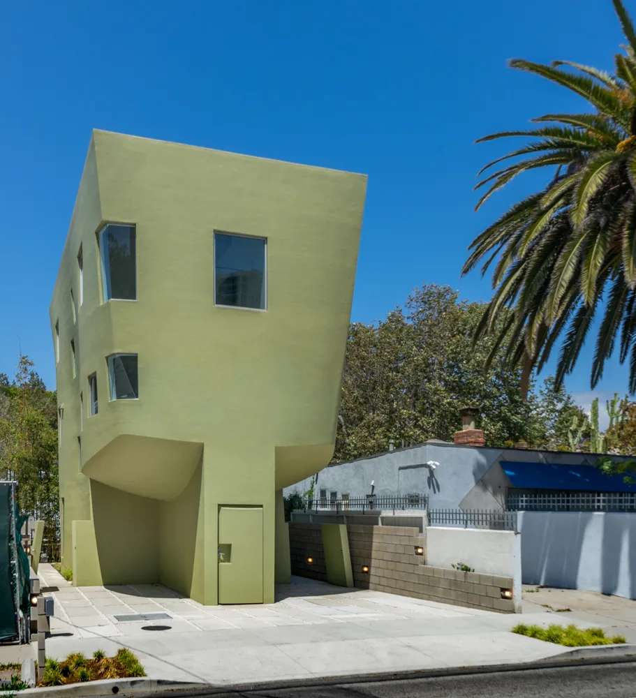 Eric Owen Moss Opens His Shape-Shifting Experimental Home for Rent in California 3 Eric Owen Moss Opens His Shape-Shifting Experimental Home for Rent in California