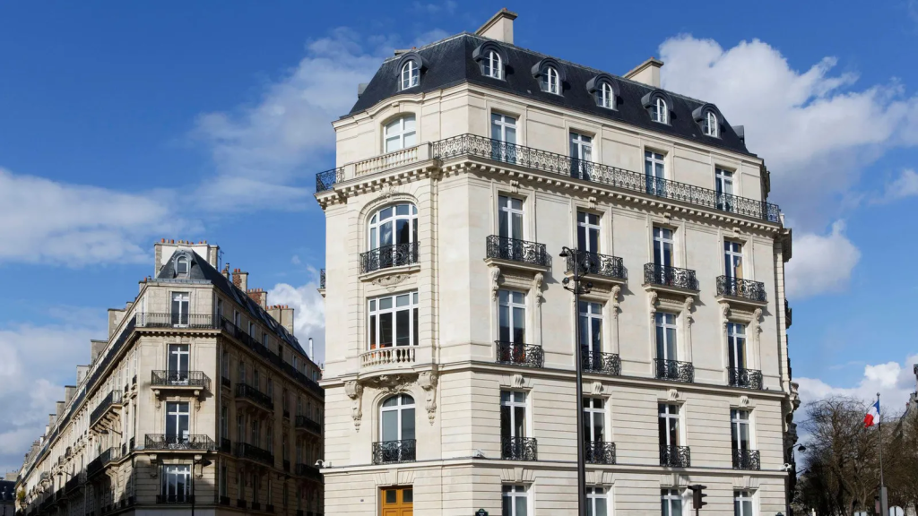 How the Urbanised Paris Was Born Through Haussmann’s Vision 9 How the Urbanised Paris Was Born Through Haussmann’s Vision