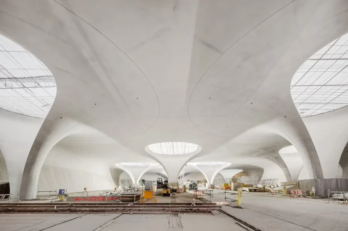 Stuttgart Main Station: Ingenhoven Architect’s Turn Structure into Sculpture