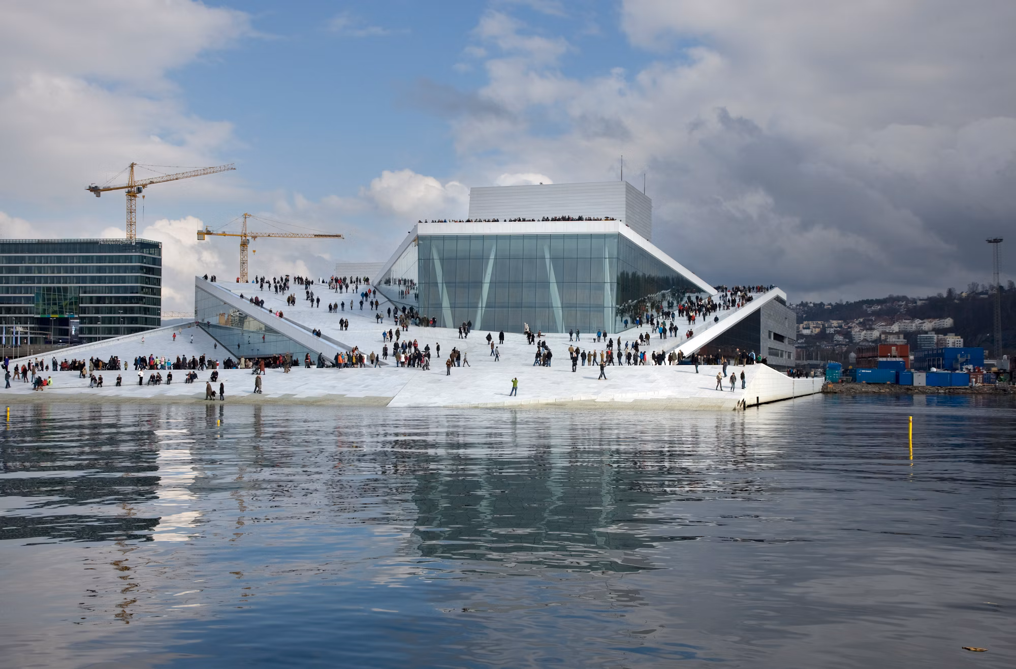 Oslo Opera House by Snøhetta: A must-see landmark in Norway 3 Oslo Opera House by Snøhetta