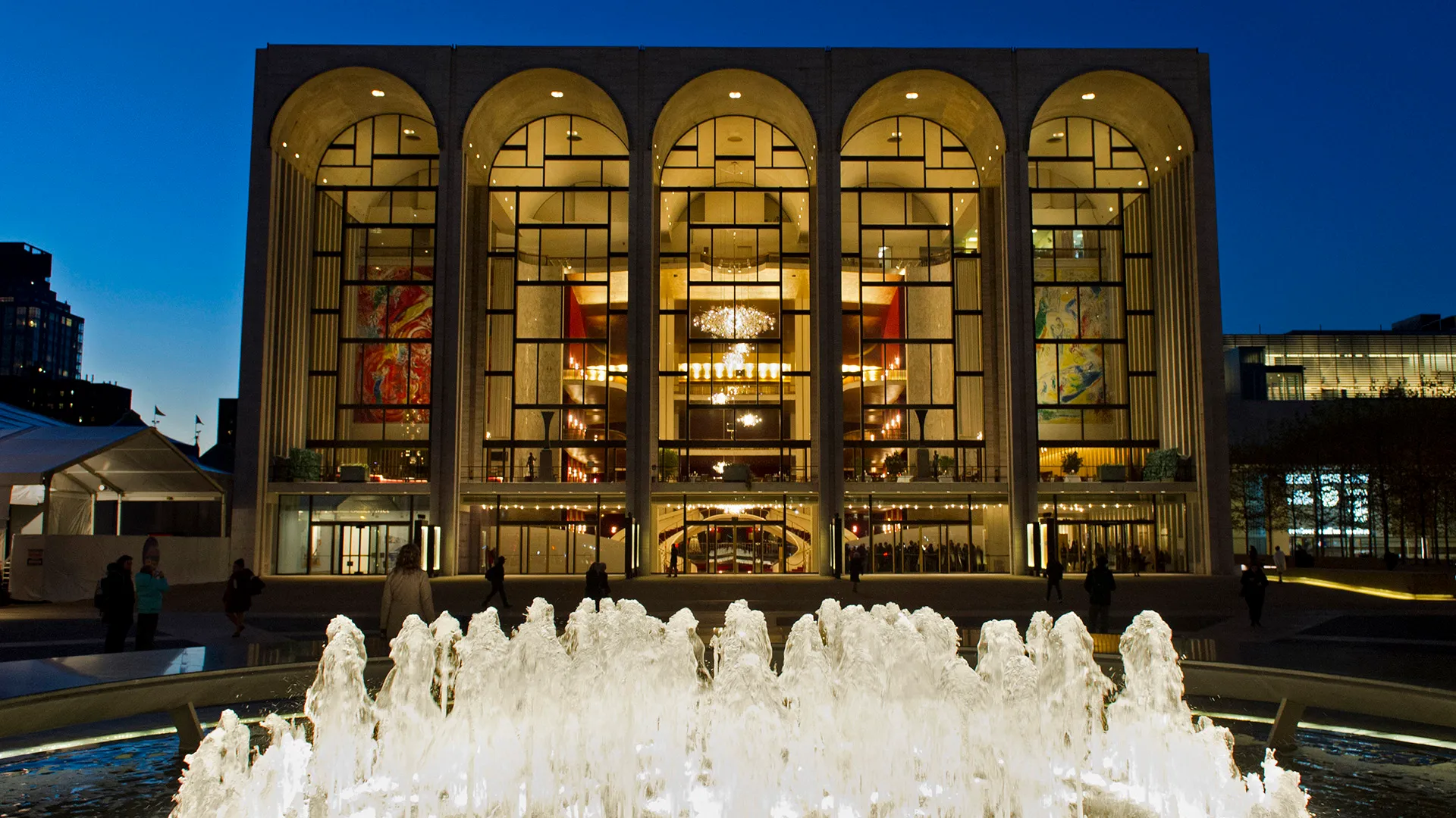 10 Biggest Theatre Buildings in The World 4 10 Biggest Theatre Buildings in The World