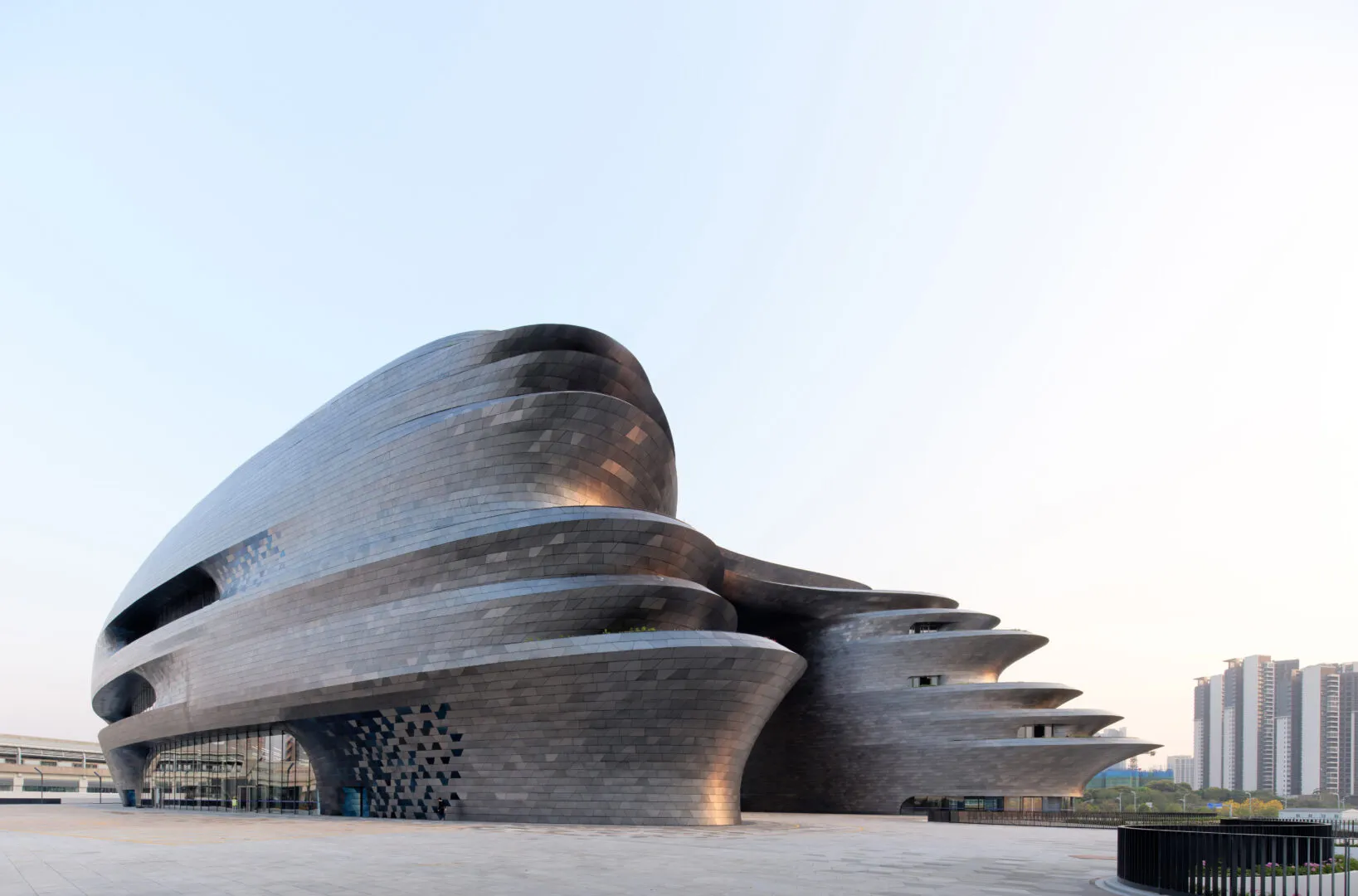 アート・デザイン・音楽 Zaha Hadid: Thirty Years of Architecture アート・デザイン・音楽 Zaha Hadid: Thirty Years of