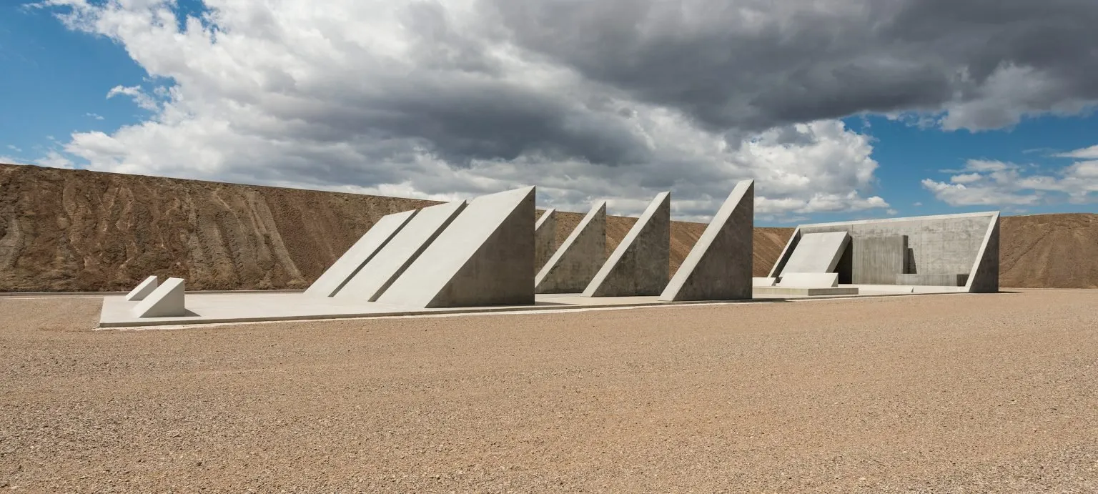 Michael Heizer’s “City”: A Monumental Land Art Installation in the Nevada Desert 2 Michael Heizer’s “City”: A Monumental Land Art Installation in the Nevada Desert