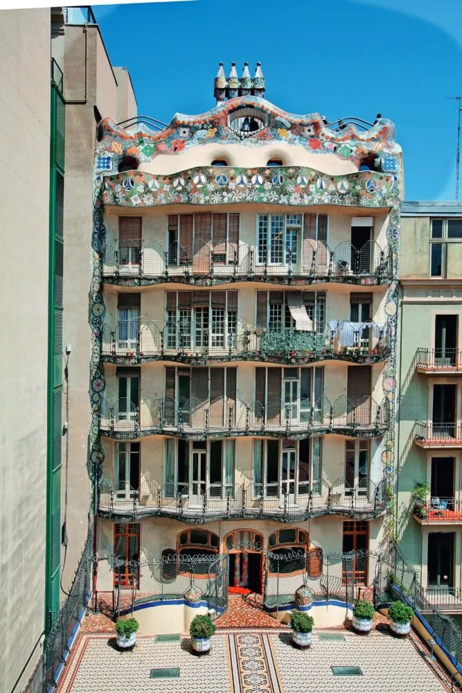 Casa Batlló in Barcelona, Restored by Xavier Villanueva, Reveals Gaudí’s Original Vision 9 Casa Batlló in Barcelona, Restored by Xavier Villanueva, Reveals Gaudí’s Original Vision