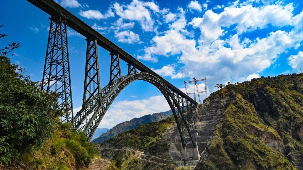 Chenab Bridge in India Surpasses Eiffel Tower as Tallest Railway Arch in the World 6 Chenab Bridge in India Surpasses Eiffel Tower as Tallest Railway Arch in the World