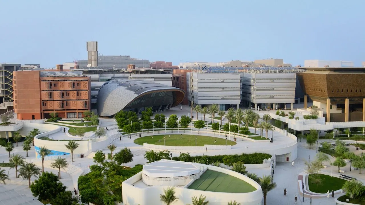 Honoring Norman Foster’s Vision: 7 Iconic Projects That Shaped Architecture 13 Honoring Norman Foster’s Vision: 7 Iconic Projects That Shaped Architecture