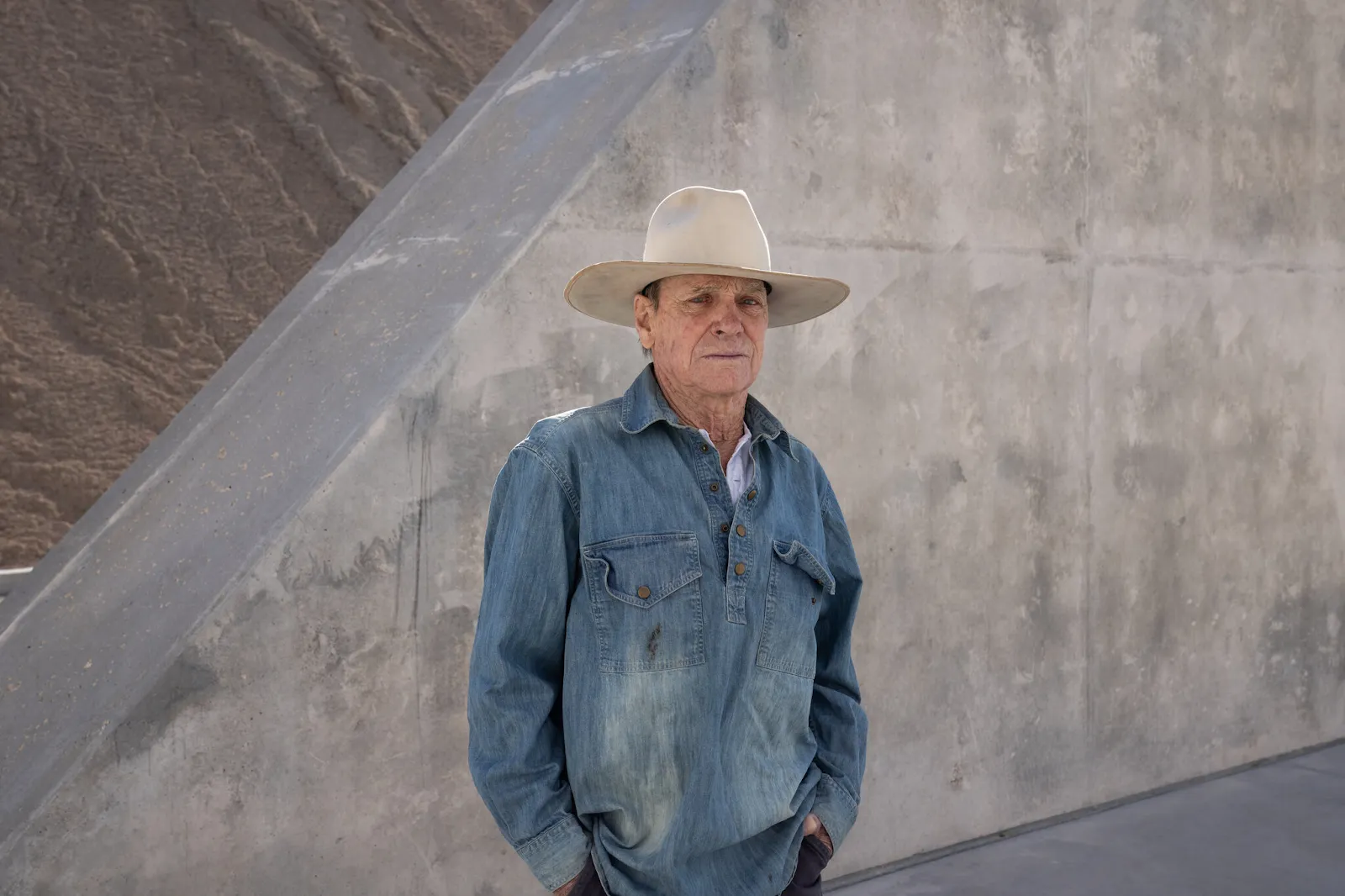 Michael Heizer’s “City”: A Monumental Land Art Installation in the Nevada Desert 4 Michael Heizer’s “City”: A Monumental Land Art Installation in the Nevada Desert