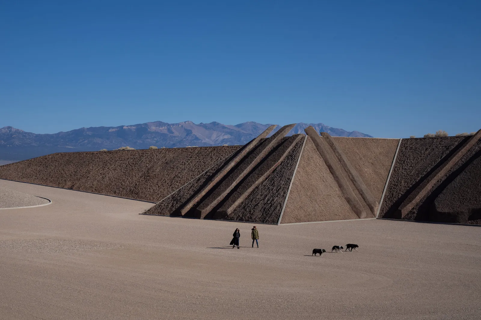 Michael Heizer’s “City”: A Monumental Land Art Installation in the Nevada Desert 11 Michael Heizer’s “City”: A Monumental Land Art Installation in the Nevada Desert