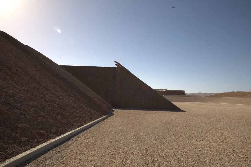 Michael Heizer’s “City”: A Monumental Land Art Installation in the Nevada Desert 19 Michael Heizer’s “City”: A Monumental Land Art Installation in the Nevada Desert