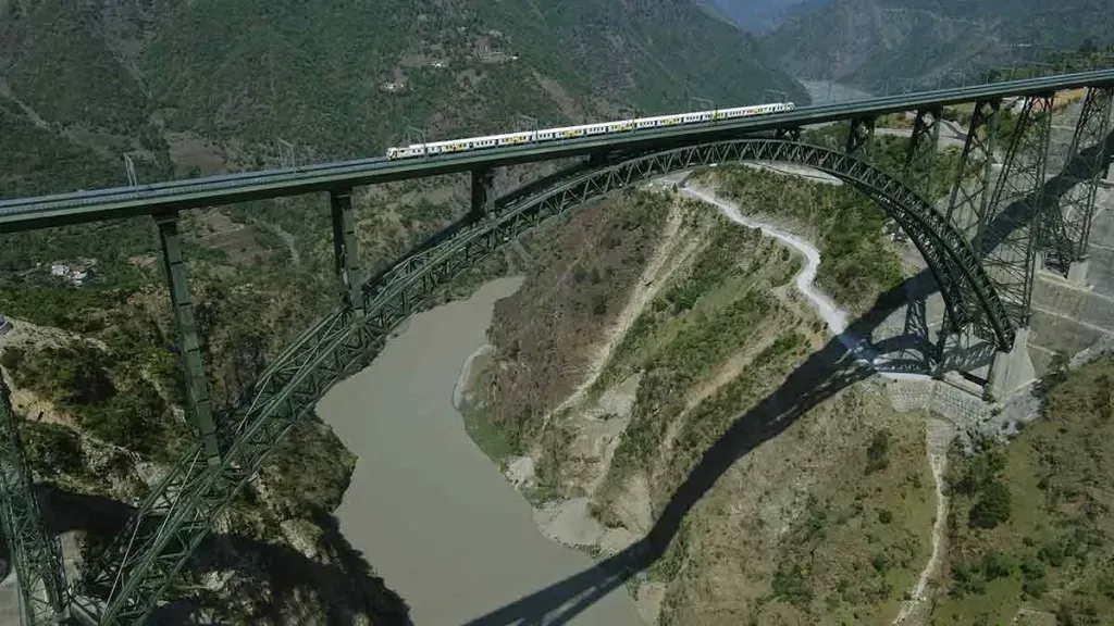 Chenab Bridge in India Surpasses Eiffel Tower as Tallest Railway Arch in the World 4 Chenab Bridge in India Surpasses Eiffel Tower as Tallest Railway Arch in the World
