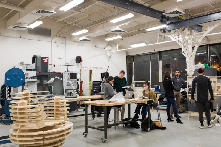 The Influence of Digital Fabrication Technologies on Student Architectural Projects 2 The Influence of Digital Fabrication Technologies (3D Printing, CNC Milling) on Student Architectural Projects