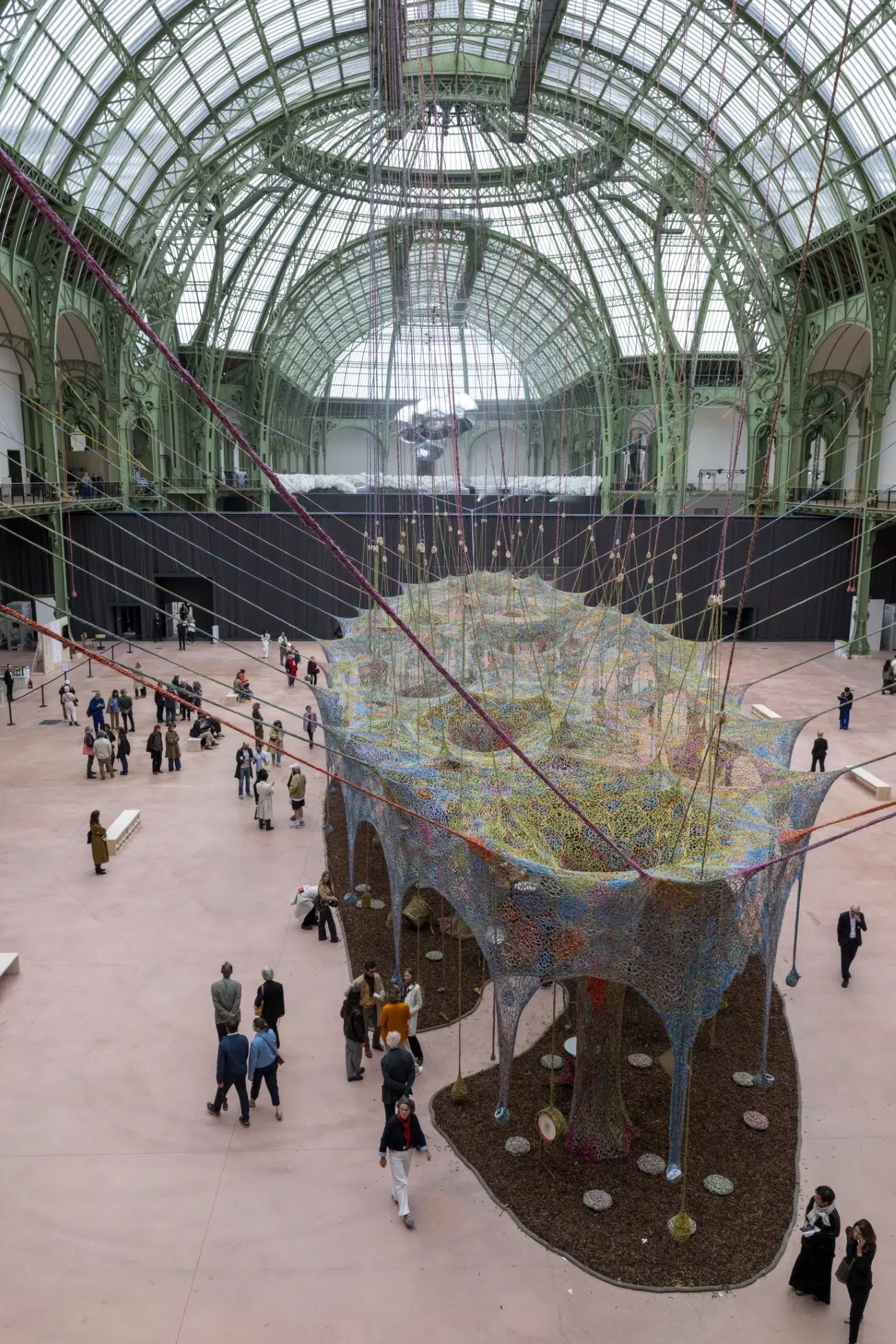 Ernesto Neto’s Textile Installation, A Living Sculpture at the Grand Palais 7 Ernesto Neto’s Textile Installation, A Living Sculpture at the Grand Palais
