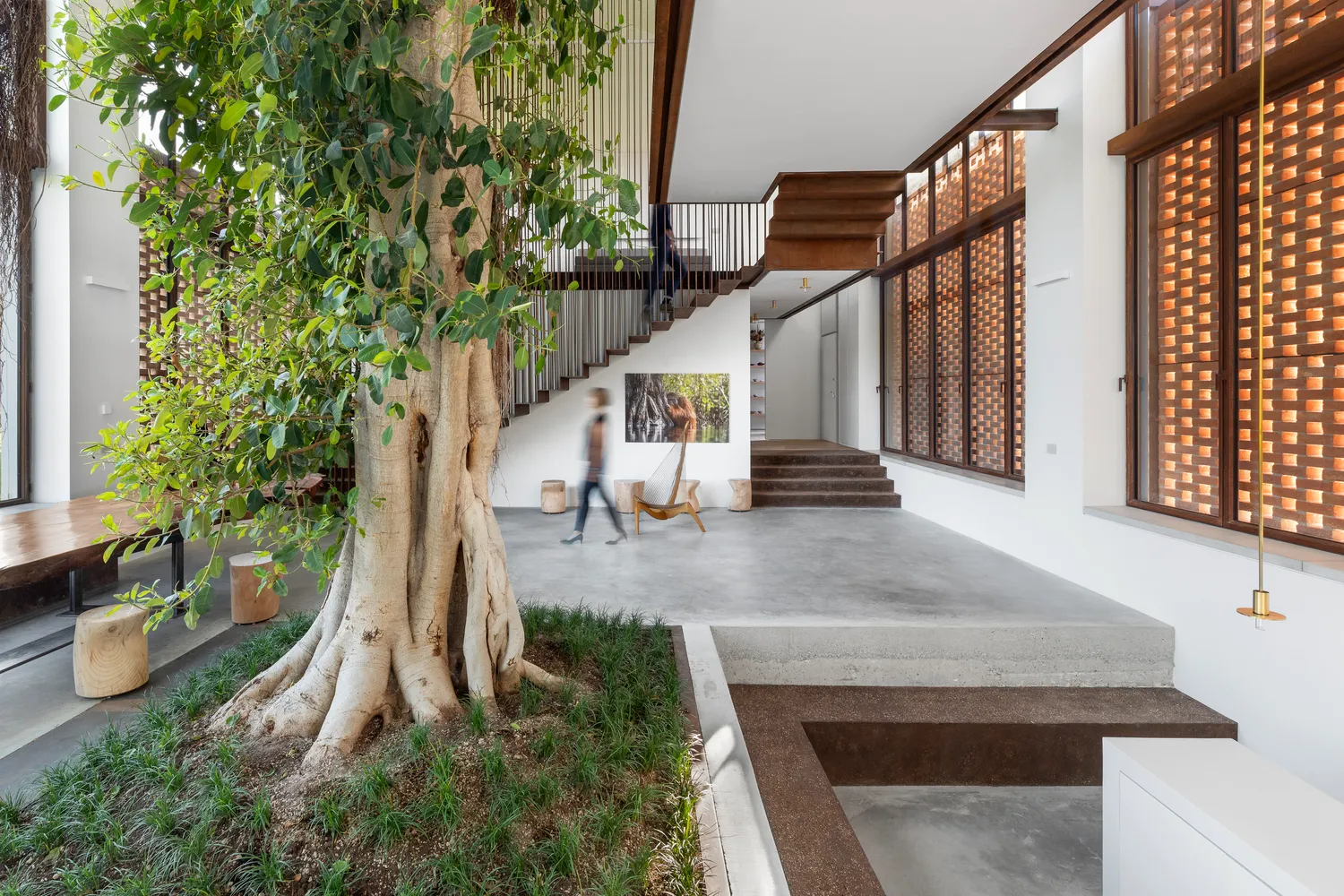 10 Biophilic Interiors That Redefine Nature-Inspired Interior Design 7 10 Biophilic Interiors That Blend Architecture with Nature