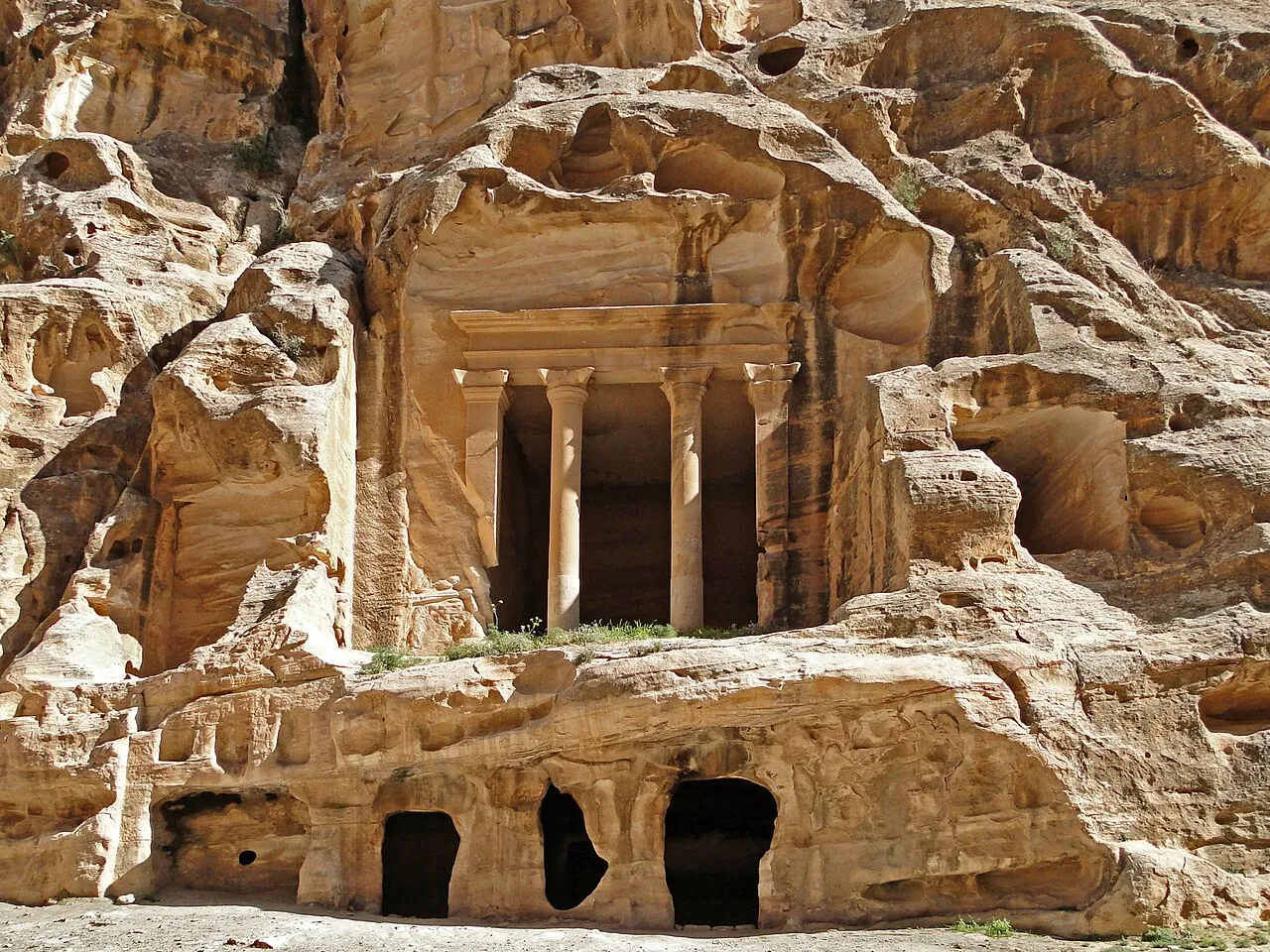 Rock-Cut Architecture of Petra: How an Ancient City Was Carved, Not Built 2 Rock-Cut Architecture of Petra