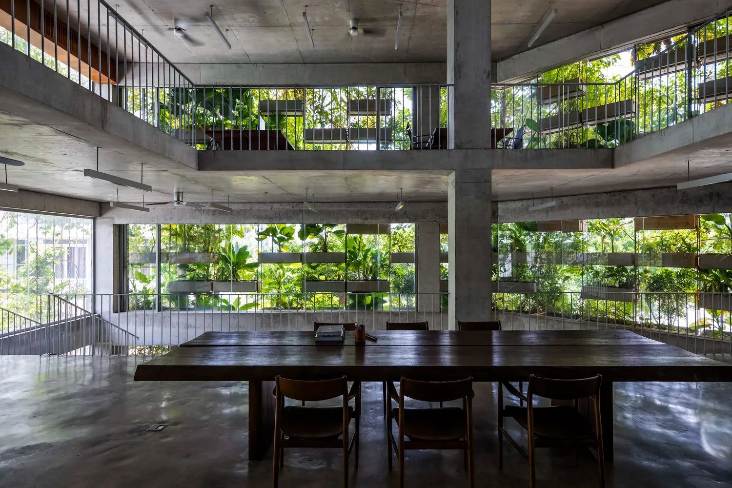 10 Biophilic Interiors That Redefine Nature-Inspired Interior Design 4 10 Biophilic Interiors That Blend Architecture with Nature