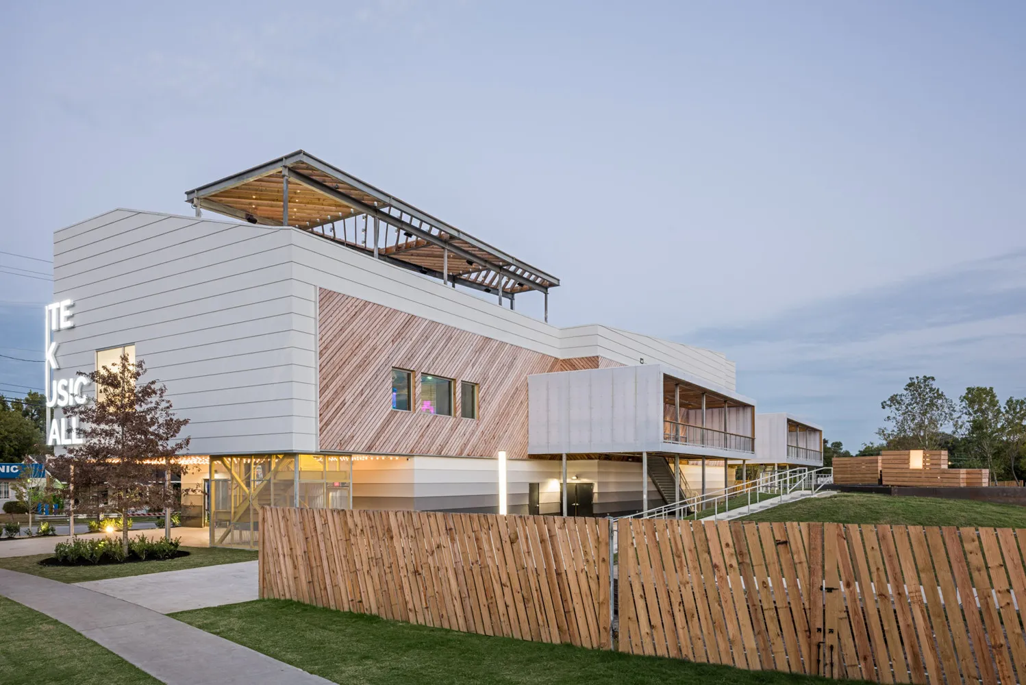 White Oak Music Hall by SCHAUM/SHIEH 9 White Oak Music Hall by SCHAUM/SHIEH