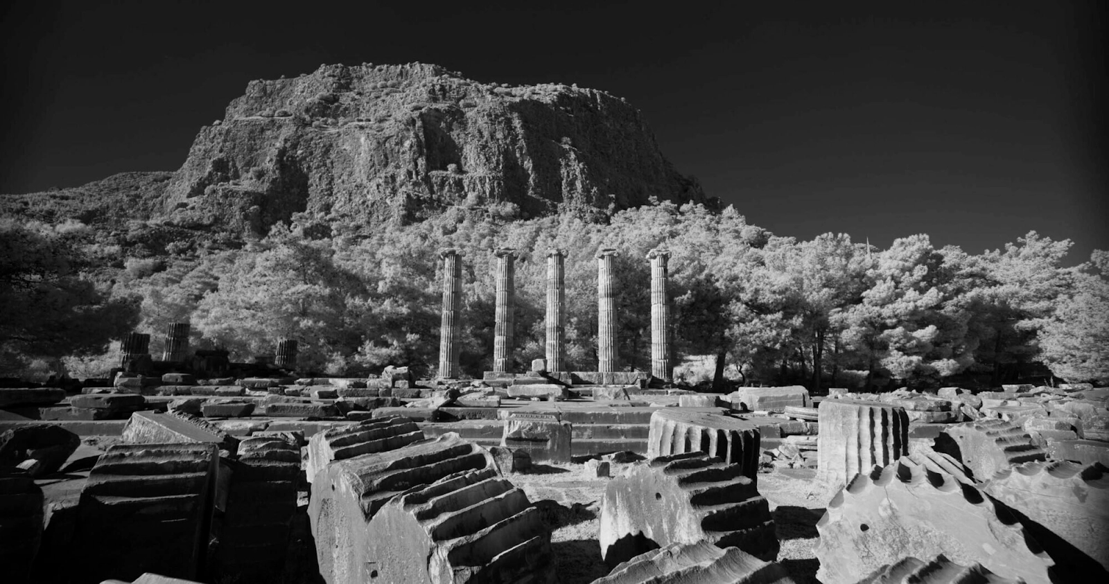 Architecton: A24’s Haunting Documentary on Concrete, Stone, and the Fragility of Architecture 8 Architecton: A24’s Haunting Documentary on Concrete, Stone, and the Fragility of Architecture