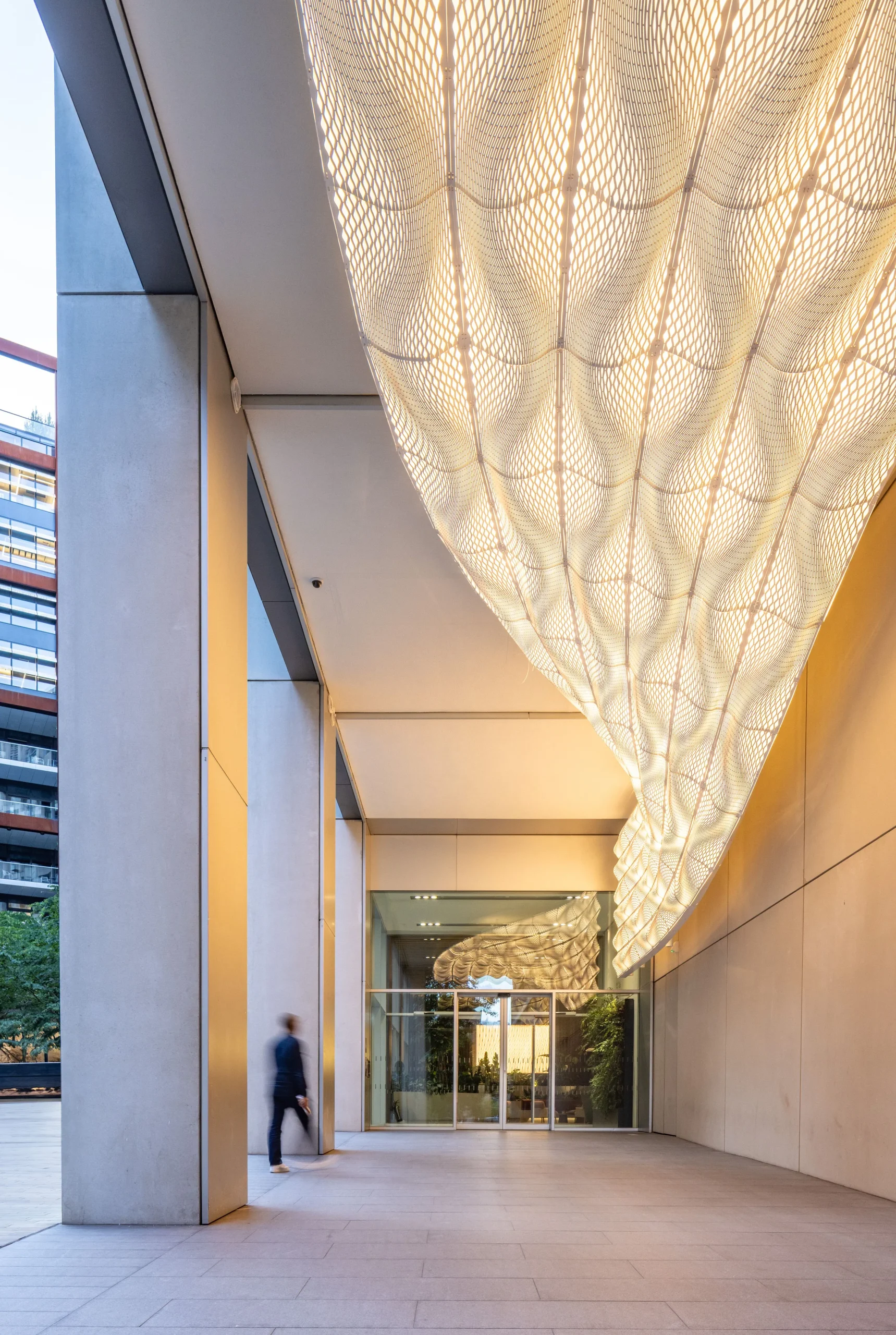 Mamou-Mani’s 3D-Printed RIVA Sculpture at King’s Cross 3 RIVA Installation at King’s Cross by Mamou-Mani Architects