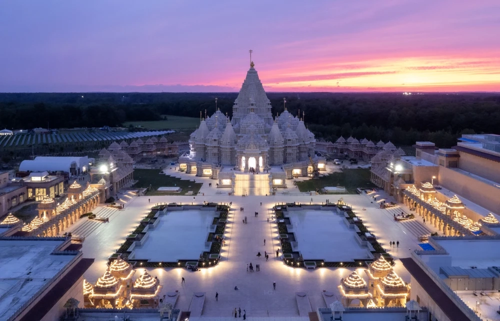 Robbinsville’s Akshardham: The Largest Hindu Temple Outside Asia 8 Robbinsville’s Akshardham: The Largest Hindu Temple Outside Asia