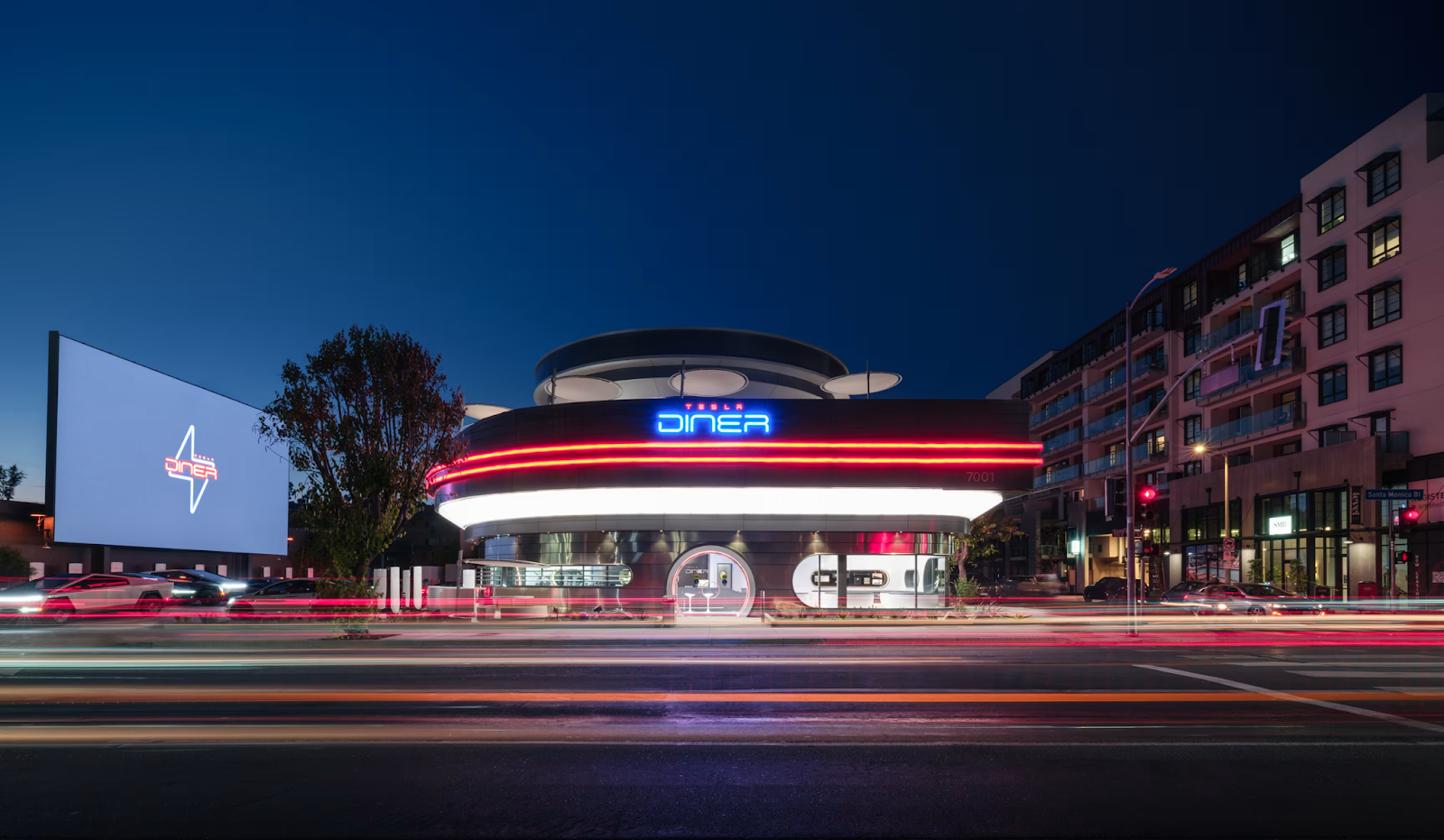 Tesla Opens First Diner Drive-In with Superchargers, Robot Servers, and Retro Design 3 Tesla Opens First Diner Drive-In with Superchargers, Robot Servers, and Retro Design